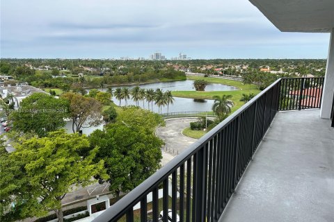 Condominio en venta en Hallandale Beach, Florida, 3 dormitorios, 132.85 m2 № 1206991 - foto 6