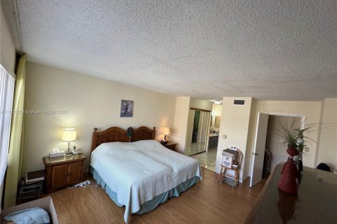 Condominio en venta en Lauderdale-by-the-Sea, Florida, 1 dormitorio, 100.33 m2 № 908902 - foto 12