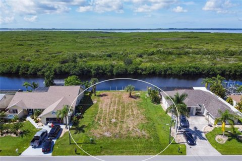 Terrain à vendre à Port Charlotte, Floride № 215761 - photo 1