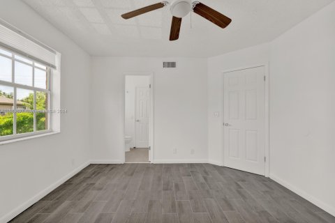 Condo in Pembroke Pines, Florida, 1 bedroom  № 1178992 - photo 7