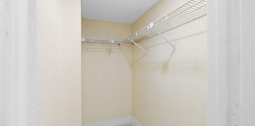 Apartment in West Palm Beach, Florida 2 bedrooms, 102.19 sq.m. № 788188
