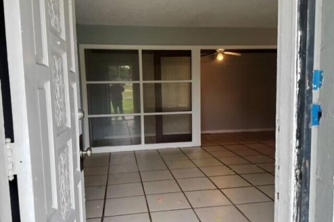 House in Jacksonville, Florida 3 bedrooms, 106.74 sq.m. № 891521 - photo 6