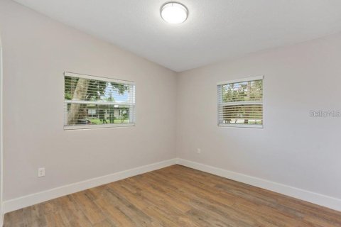 House in Orlando, Florida 3 bedrooms, 119.84 sq.m. № 1374663 - photo 25