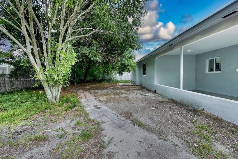 House in Miramar, Florida 3 bedrooms № 1348454 - photo 24