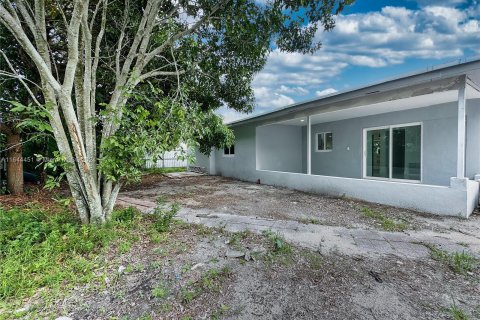 House in Miramar, Florida 3 bedrooms № 1348454 - photo 23