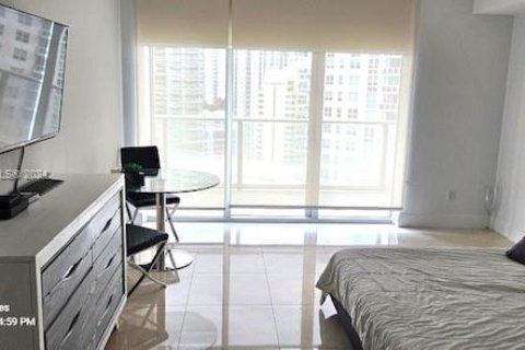 Condominio en alquiler en Miami, Florida, 33.63 m2 № 1348539 - foto 1