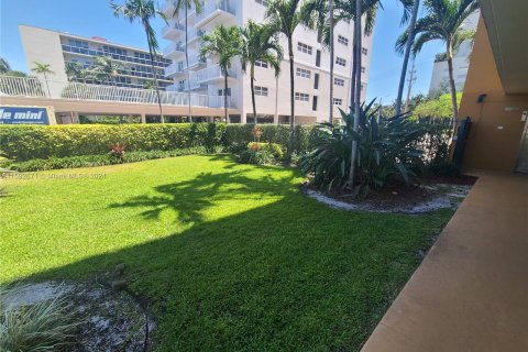 Condo in Fort Lauderdale, Florida, 1 bedroom  № 1186136 - photo 25