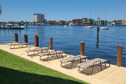 Condo in Fort Lauderdale, Florida, 1 bedroom  № 1186136 - photo 15