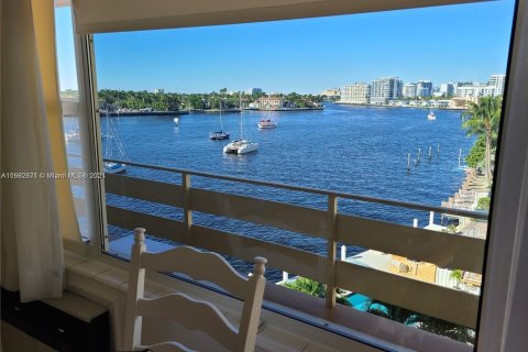 Condominio en venta en Fort Lauderdale, Florida, 1 dormitorio, 59.46 m2 № 1186136 - foto 4