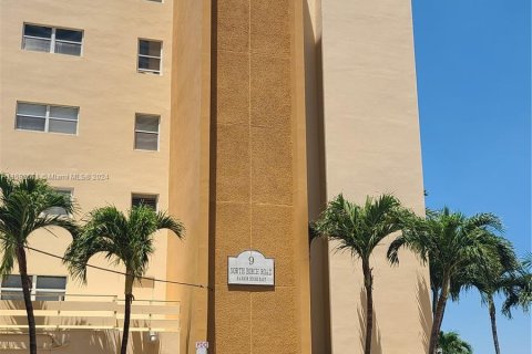 Condominio en venta en Fort Lauderdale, Florida, 1 dormitorio, 59.46 m2 № 1186136 - foto 2