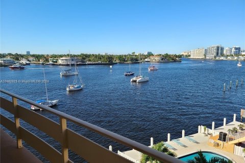 Condominio en venta en Fort Lauderdale, Florida, 1 dormitorio, 59.46 m2 № 1186136 - foto 1