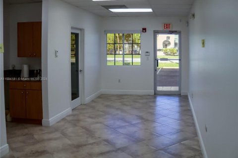 Immobilier commercial à vendre à Miami, Floride № 1186096 - photo 3