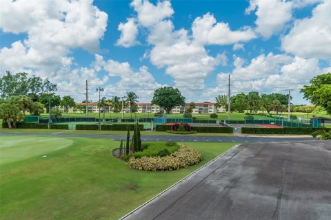 Condo in Pembroke Pines, Florida, 1 bedroom  № 1154610 - photo 17