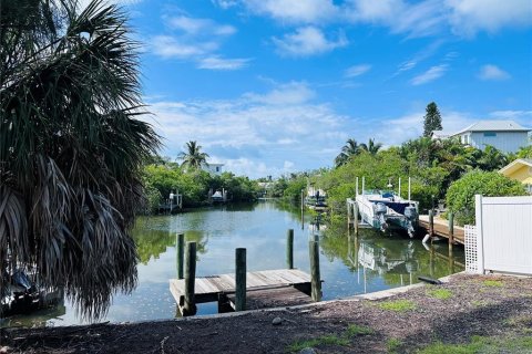 Villa ou maison à vendre à Anna Maria, Floride: 2 chambres, 155.61 m2 № 1340158 - photo 1