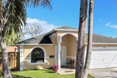House in Dania Beach, Florida 4 bedrooms, 159.42 sq.m. № 989472 - photo 22