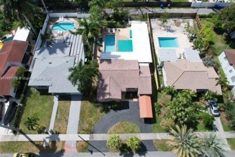 Villa ou maison à vendre à Hollywood, Floride: 5 chambres № 821784 - photo 1
