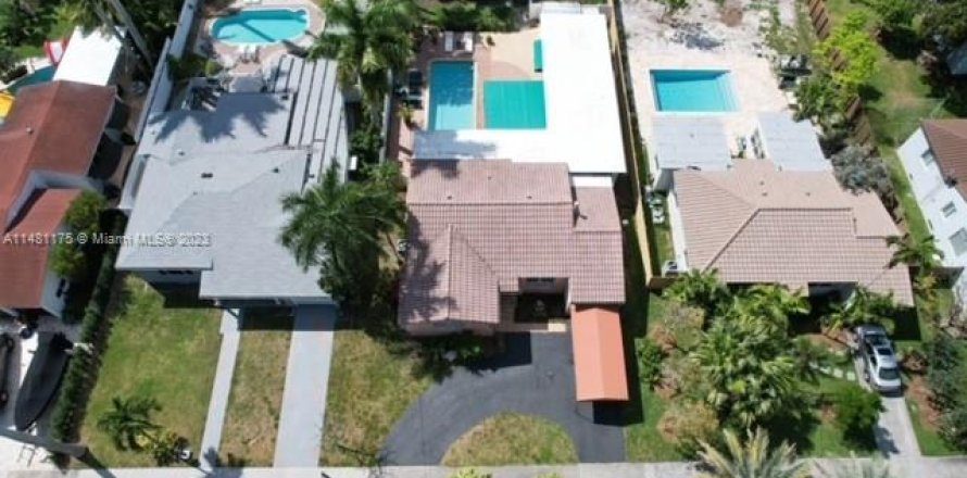 Villa ou maison à Hollywood, Floride 5 chambres № 821784