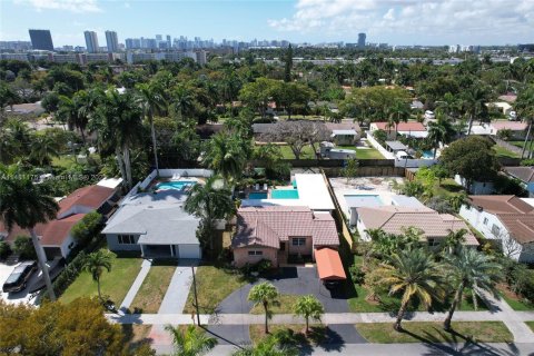 Villa ou maison à vendre à Hollywood, Floride: 5 chambres № 821784 - photo 8