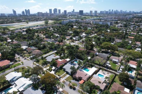 Casa en venta en Hollywood, Florida, 5 dormitorios № 821784 - foto 3