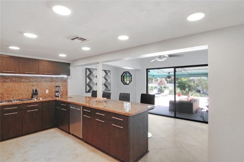 Casa en venta en Hollywood, Florida, 5 dormitorios № 821784 - foto 23