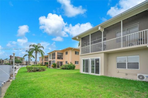 Copropriété à vendre à Pompano Beach, Floride: 2 chambres, 79.9 m2 № 1374954 - photo 23