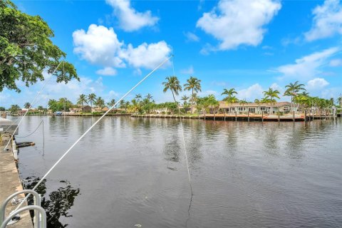 Condo in Pompano Beach, Florida, 2 bedrooms  № 1374954 - photo 2