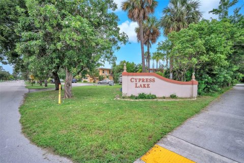 Condo in Pompano Beach, Florida, 2 bedrooms  № 1374954 - photo 24