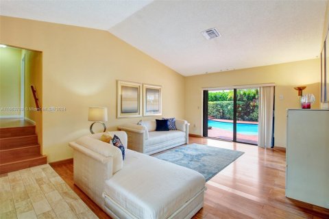 Casa en venta en Miami, Florida, 3 dormitorios, 191.1 m2 № 1374952 - foto 7