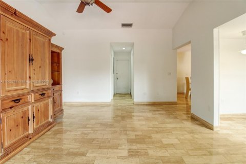 Villa ou maison à vendre à Miami, Floride: 3 chambres, 191.1 m2 № 1374952 - photo 14