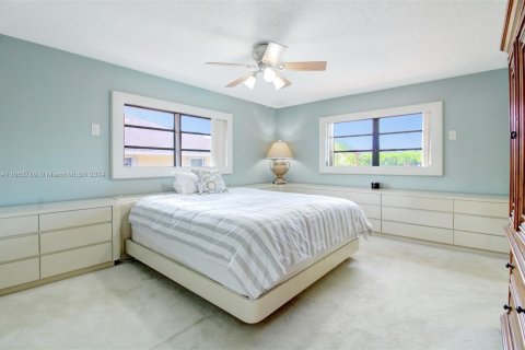 Casa en venta en Miami, Florida, 3 dormitorios, 191.1 m2 № 1374952 - foto 24