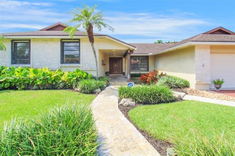 Villa ou maison à vendre à Miami, Floride: 3 chambres, 191.1 m2 № 1374952 - photo 4