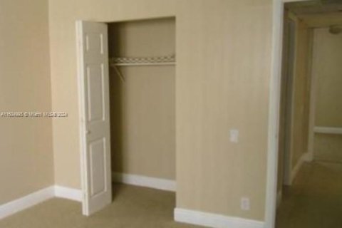 Condo in Tamarac, Florida, 2 bedrooms  № 1272571 - photo 4