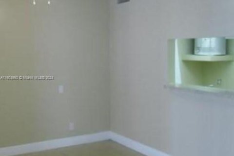 Condo in Tamarac, Florida, 2 bedrooms  № 1272571 - photo 5