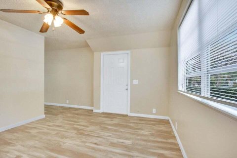 Immobilier commercial à vendre à Lake Worth, Floride: 249.72 m2 № 437407 - photo 5