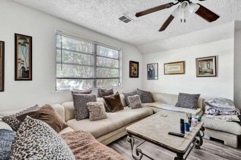 Immobilier commercial à vendre à Lake Worth, Floride: 249.72 m2 № 437407 - photo 16