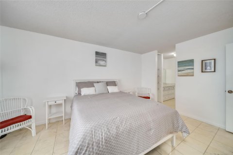 Condominio en venta en Pembroke Pines, Florida, 1 dormitorio, 74.32 m2 № 962337 - foto 3