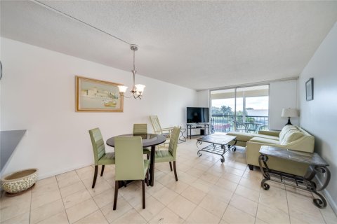 Condominio en venta en Pembroke Pines, Florida, 1 dormitorio, 74.32 m2 № 962337 - foto 5