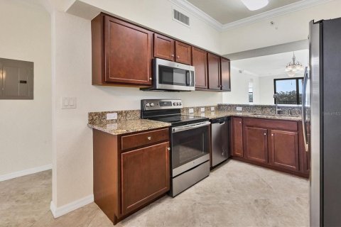 Condo in Bradenton, Florida, 2 bedrooms  № 1350573 - photo 8