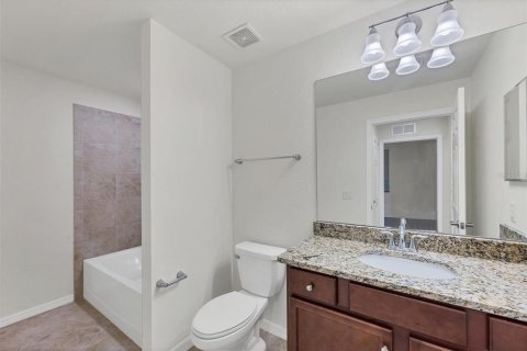 Copropriété à vendre à Bradenton, Floride: 2 chambres, 104.14 m2 № 1350573 - photo 16