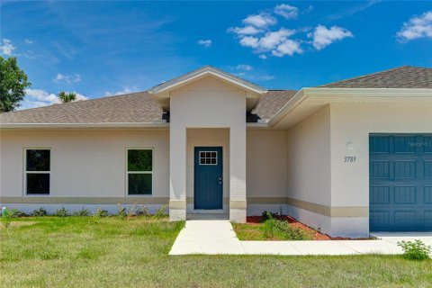 Villa ou maison à vendre à North Port, Floride: 3 chambres, 140 m2 № 1144185 - photo 2