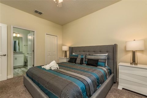 Casa en venta en Davenport, Florida, 8 dormitorios, 363.15 m2 № 219667 - foto 9