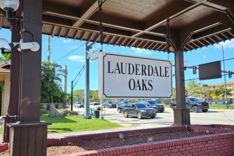 Condo in Lauderdale Lakes, Florida, 1 bedroom  № 1002848 - photo 5