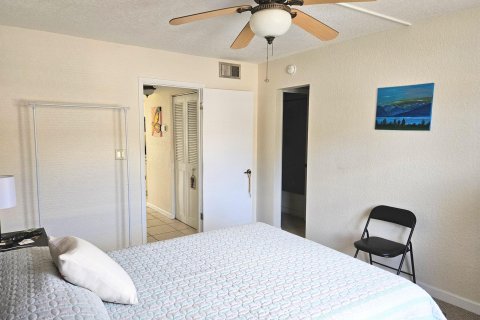 Condo in Lauderdale Lakes, Florida, 1 bedroom  № 1002848 - photo 13