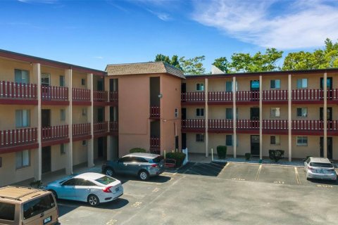 Condo in Bradenton, Florida, 1 bedroom  № 1166826 - photo 1