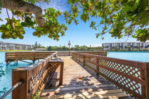 Condo in Bradenton, Florida, 1 bedroom  № 1166826 - photo 16