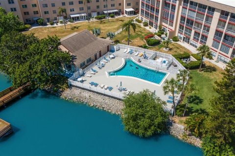 Condo in Bradenton, Florida, 1 bedroom  № 1166826 - photo 12