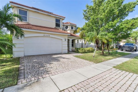 Villa ou maison à vendre à Coral Springs, Floride: 4 chambres, 238.2 m2 № 1173168 - photo 5