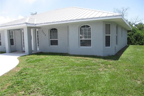House in Okeechobee, Florida 3 bedrooms, 162.76 sq.m. № 550678 - photo 5