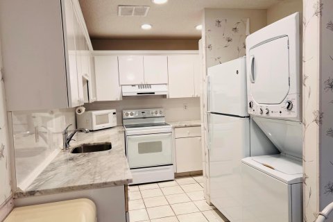 Condo in Delray Beach, Florida, 2 bedrooms  № 884605 - photo 11