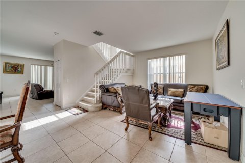 House in Miramar, Florida 5 bedrooms, 244.98 sq.m. № 869081 - photo 27